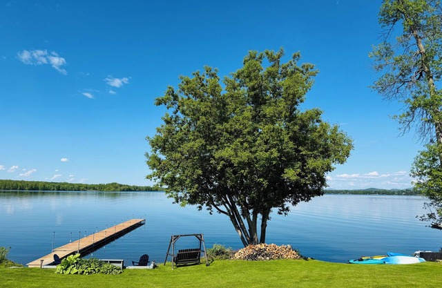 Keeler Bay Lakefront 2BR Cottage -Catamount-