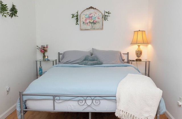 "Keep Life Simple" -Blue Door- Basement Apartment