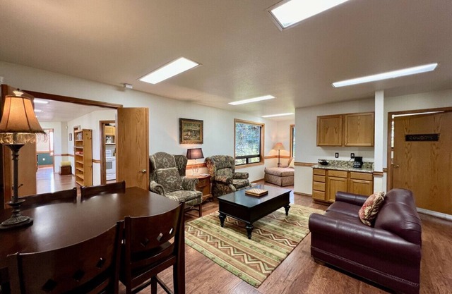 Keeper of the Valley, Pickleball! Large 5 Bdrm, Sleeps 10, Local Golfing 10% Off