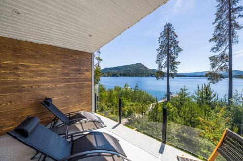 Kelly's Sunset Lake Retreat