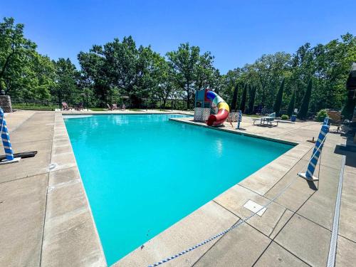 Kemper's Cabin by Silver Dollar City - Ideally located