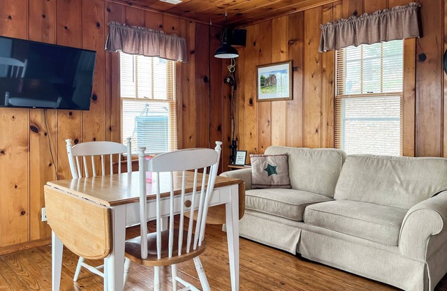 Ken's Kabin - Hütte mit einem Schlafzimmer am See der Ozarks