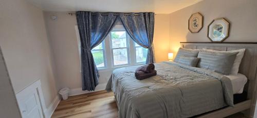 Kenmore Avenue Niagara Buffalo New York 3-Bedroom entire home