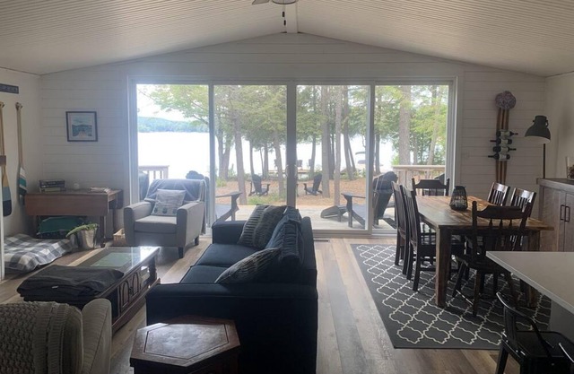 Kennisis Lake Beauty - Great Location / Waterfront / Cottage - Family Friendly