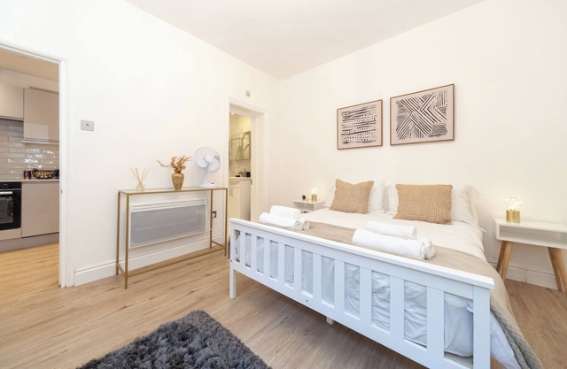 Kensington 5-star Prime Location London Flat With Patio