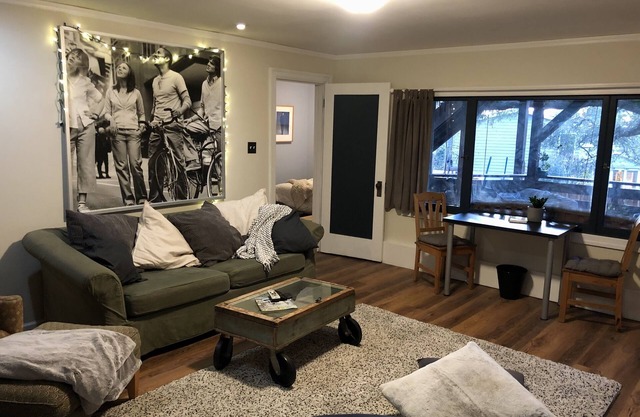 "Kensington Quarters -your own boutique retreat"