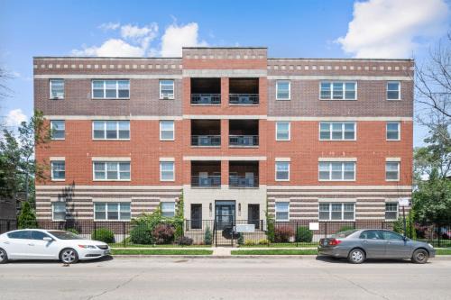 Kenwood Apartments, Downtown Hyde Park