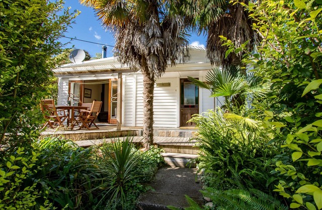 Kereru Cottage - Pohara Holiday Home