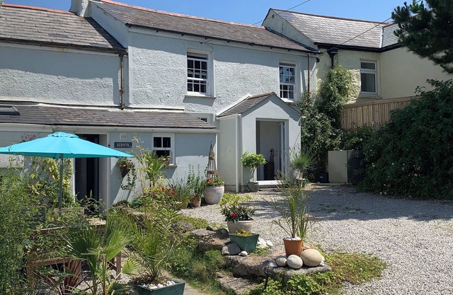 KERNYK, with open fire in Redruth