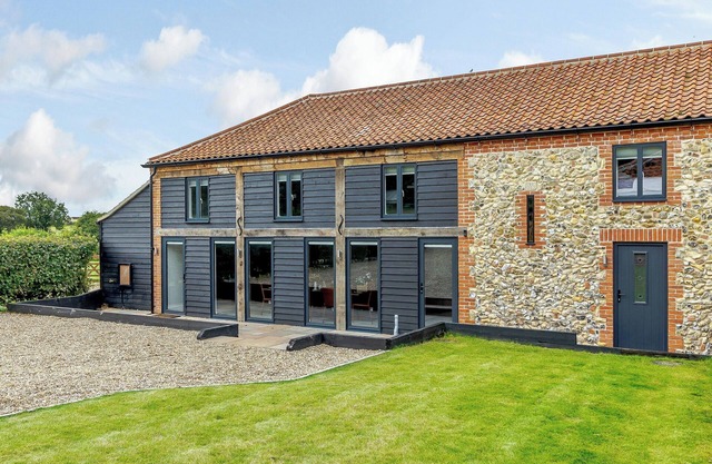 Kestrel Barn-UK31353