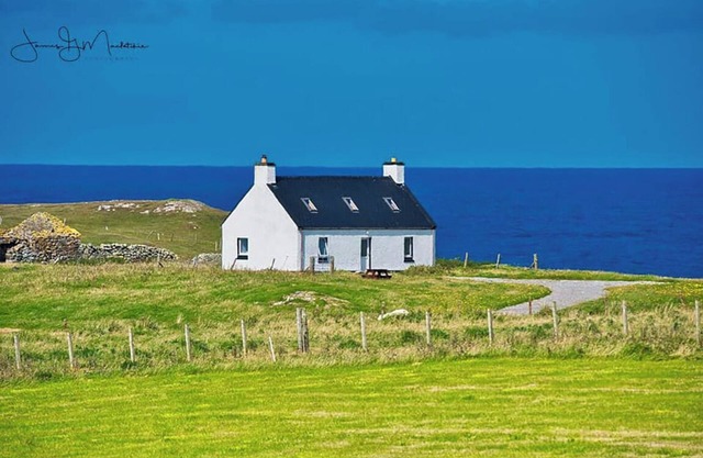 Gemütliches Hebridean Cottage mit Blick auf den Atlantik an der Westküste von North Uist