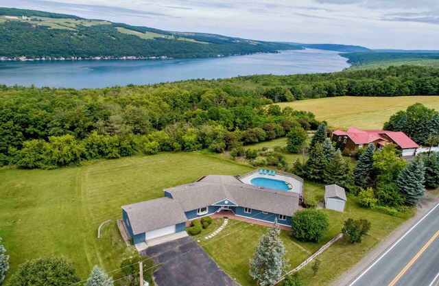 Keuka Glory-A beautiful home overlooking Keuka Lake!