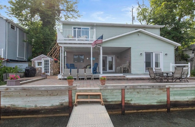 Keuka Lakefront | Hot Tub | Dock w Hoist | FLX