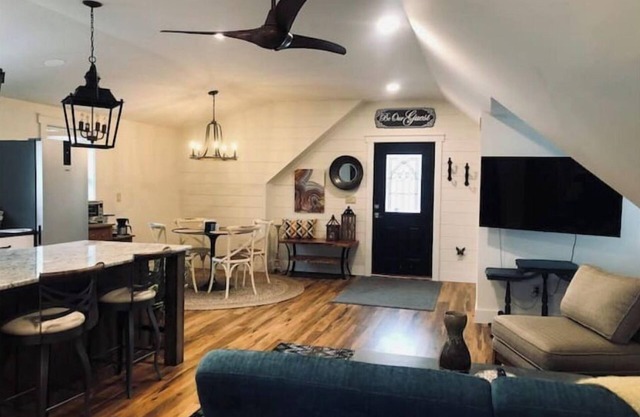 Keuka Luxury Lakeview studio for two