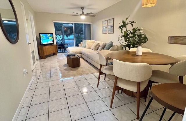 Key Largo 2/2 Condo - Ground Floor Unit Steps from the Pool in Gated Community
