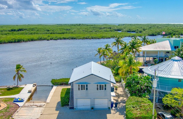 Key Largo home with breathtaking water views