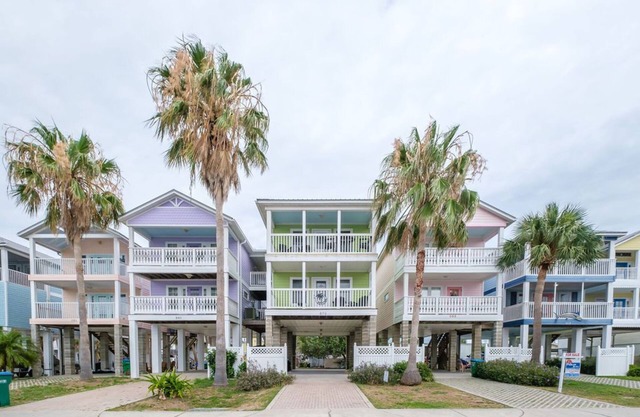 Key Lime Cottage Summer Special! Golf Cart Included!