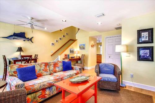 Key West Casa by AvantStay Communal Pool BBQ Patio Near Duval Street Week Long Stays Only