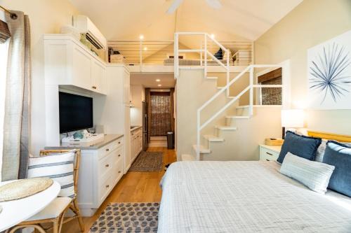 Key West Light Suite