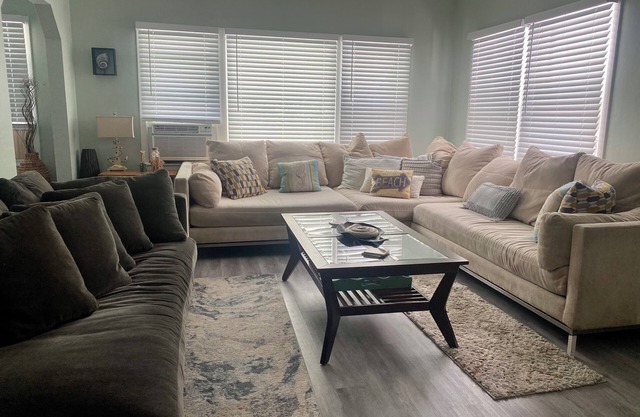 Key West Style House Lg Living Room Fenced Backyard Deck Grill Firepit Driveway