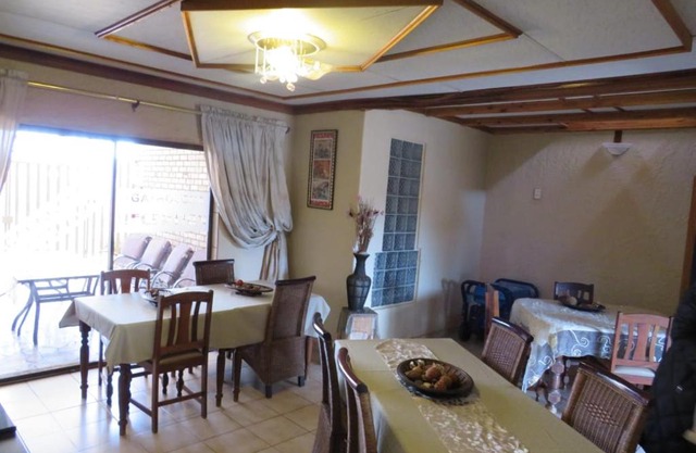 Kgatholoha Guest House