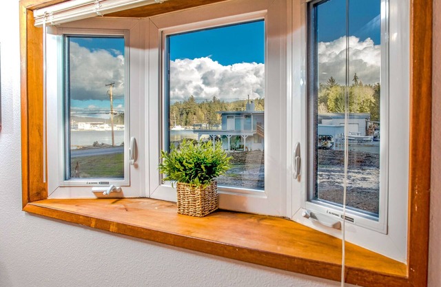 Kick Back & Watch the Day Cruise By at Cornet Bay