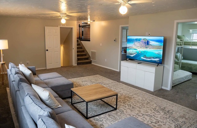 Kids Parks Nearby, Game Room, King Bed