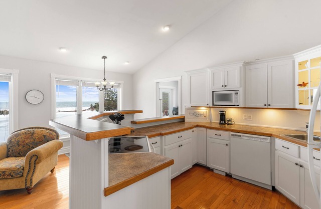Kildare Ocean Oasis-(BEACH FRONT WITH ACCESS)