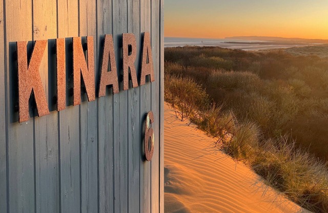 KINARA in CAMBER. 5-BED DESIGNED HOUSE BY THE SEA.