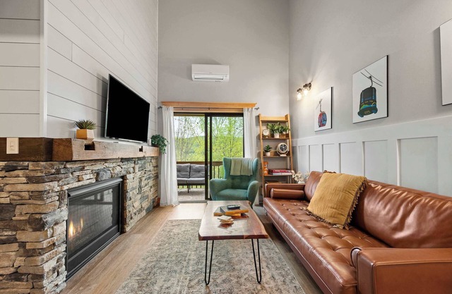 King Bed, A/C, Pickleball, Patio w/ Grill