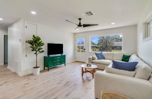 KING Bed/Central Location/Fast wi-fi/5star listing