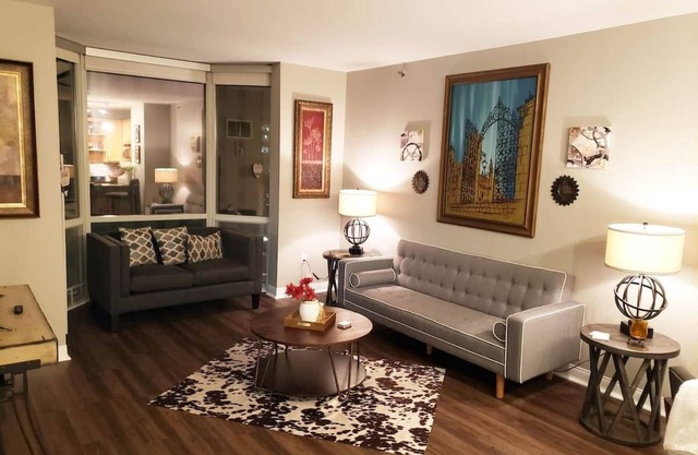 King Bed, Comfy Environment, Cozy Space, Corporate Luxury