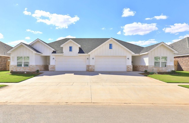 King Bed - Country Modern Farmhouse Abilene - Sleeps 18 close to Dyess AFB