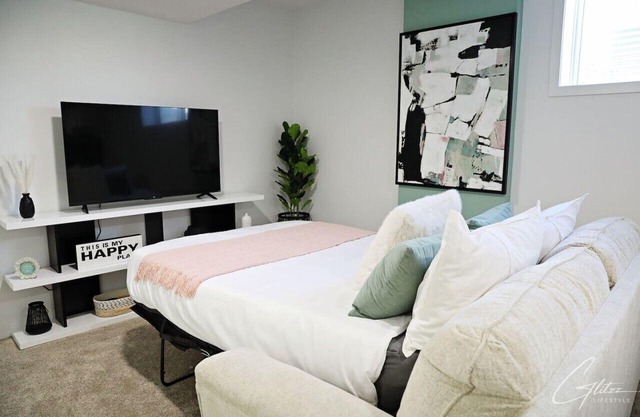 King Bed|Disney+|Long Stays|Garage|Airport