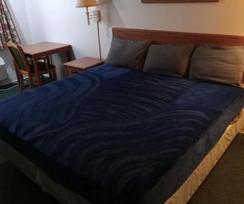King Bed Hotel Studio 132