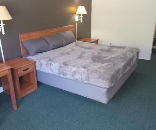 King Bed Hotel Studio 213