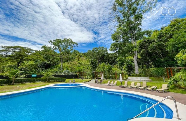 King Bed, Jaco, 5min2Beach