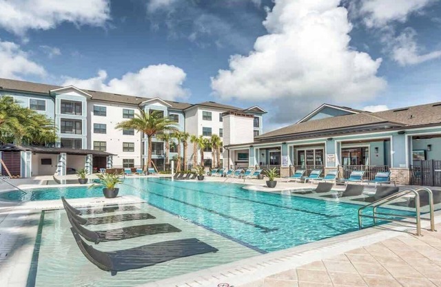King Bed |Pets Welcome |Top Amenities, Near Parks