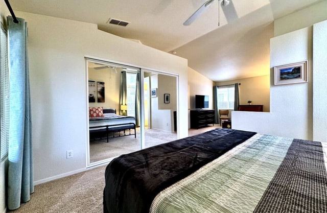 King Bed Retreat, Pet-Friendly, Rancho Cordova