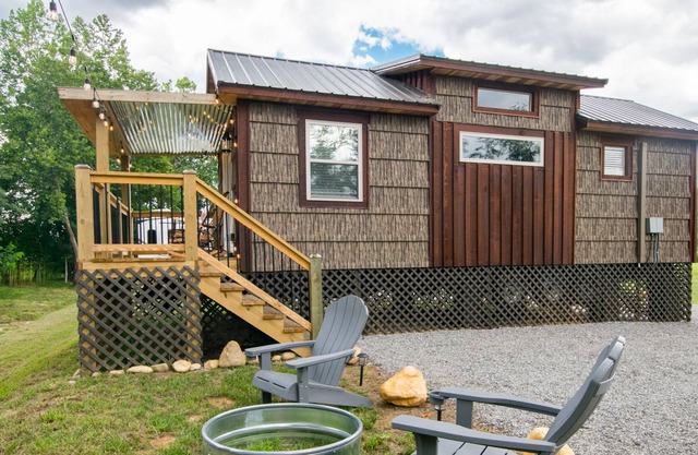 King Bed River Front Suite Cottage