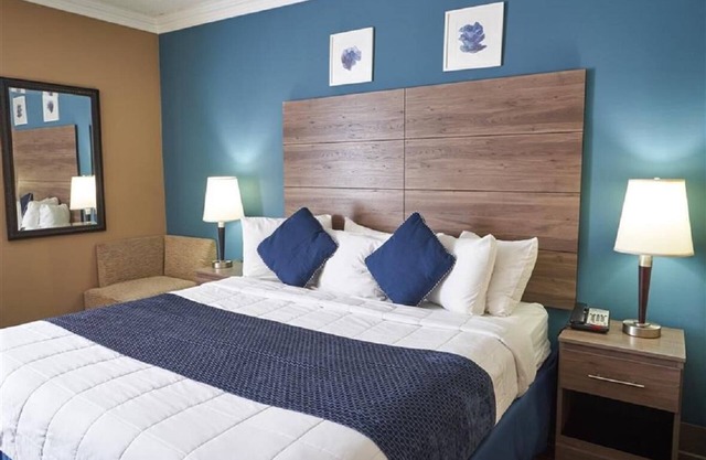 King Bed Standard View