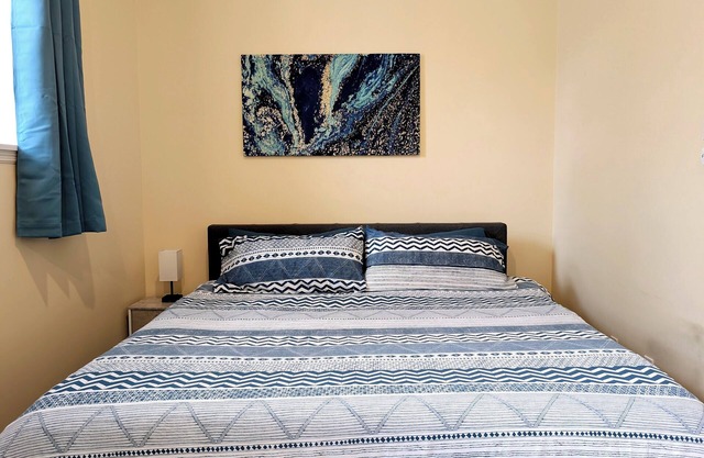 King Bed-Walking Distance to SSM Cardinal Glennon