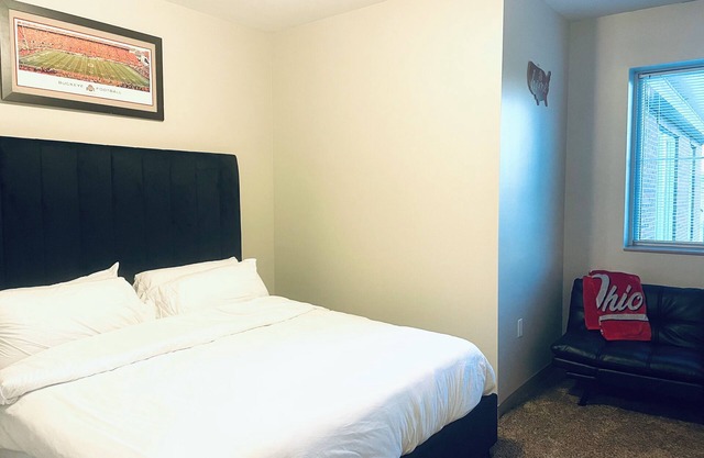 King Bedroom With Balcony Downtown