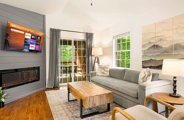 King Beds | FirePlace | HotTub | EVCharger | Grill