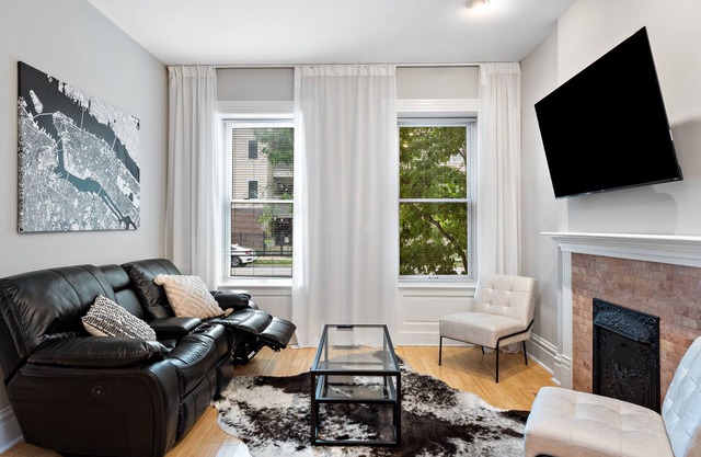 King Beds, Grove, Walkable to Forest Park, BJC, Pet friendly