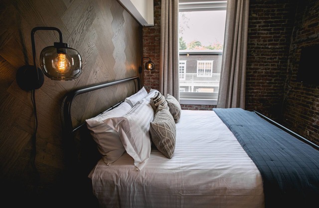 King Guest Room at The Jacksonville Inn