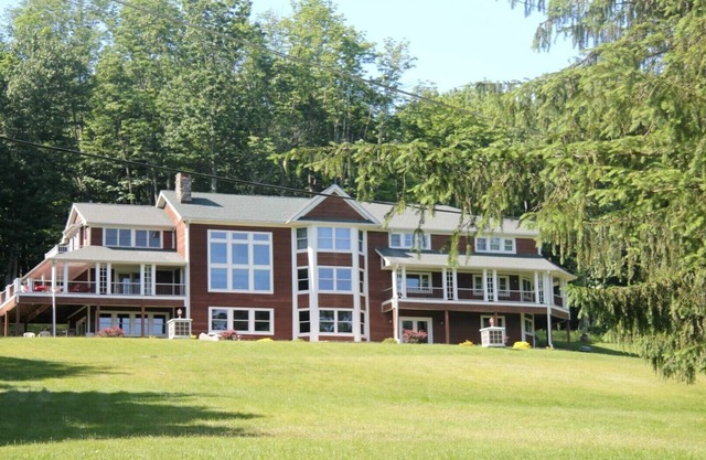 ZIMMER 300 Luxuriöses Seehaus am Lake Wallenpaupack mit Millionen-Dollar-Blick