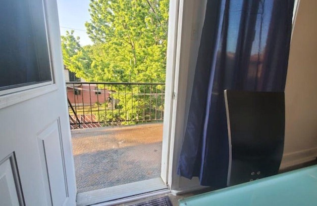 King & Queen Beds, 2 Bedrooms Apartment with Parking, River View