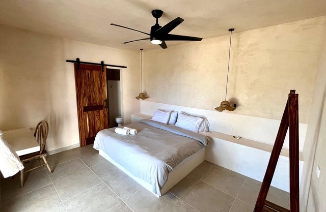 King Room #8 with Partial Sea View, Fast Wifi and Laptop friendly