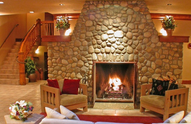 King Room, Steps to Downtown | Onsite Hot Tub